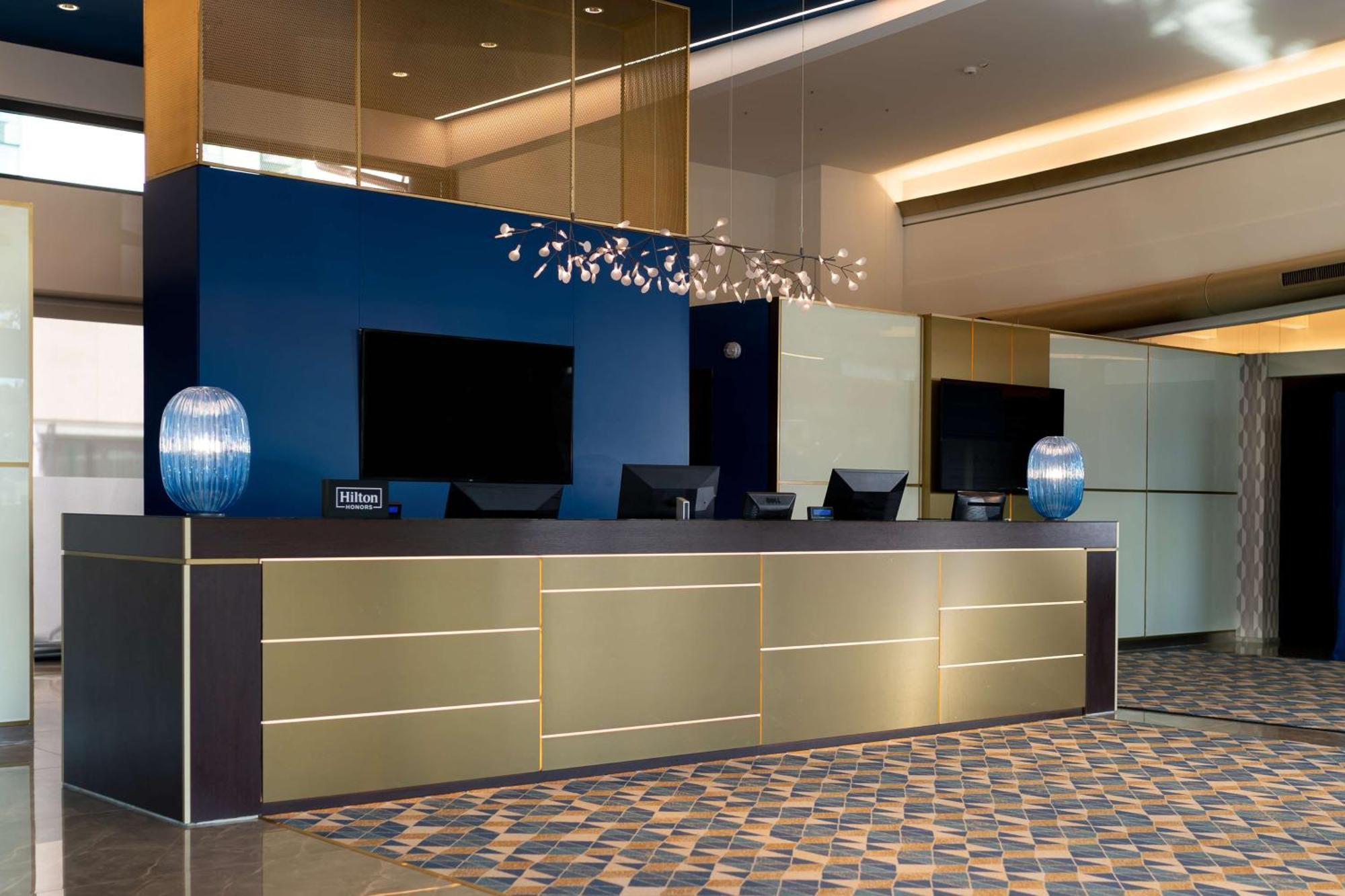 Hotel Doubletree By Hilton Milan Malpensa Solbiate Olona Exterior foto